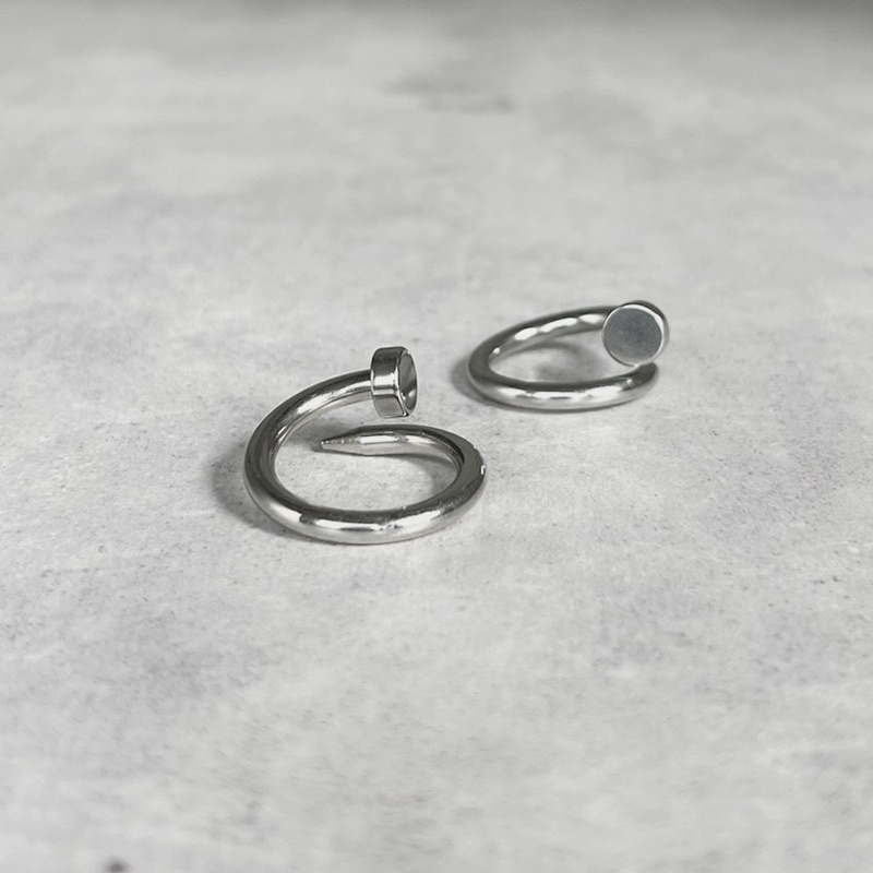 Nhẫn kiểu dáng hình chiếc đinh thép titan không gỉ