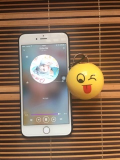 Loa bluetooth hình mặt ngộ nghĩnh