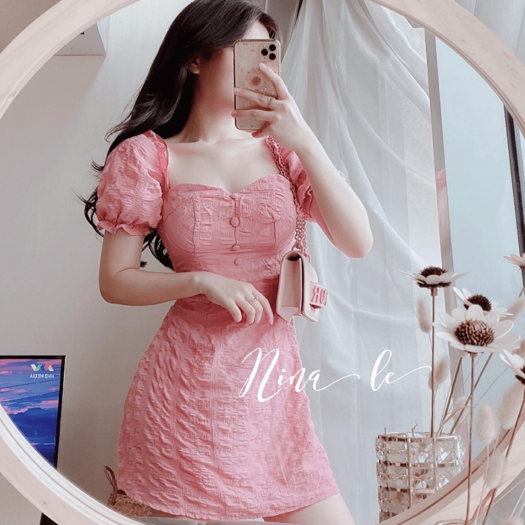 ĐẦM SUÔNG XỐP CHỈ TAY CON PHỐI NÚT TÔN DÁNG SIÊU CUTE UP (HÀNG QUẢNG CHÂU)