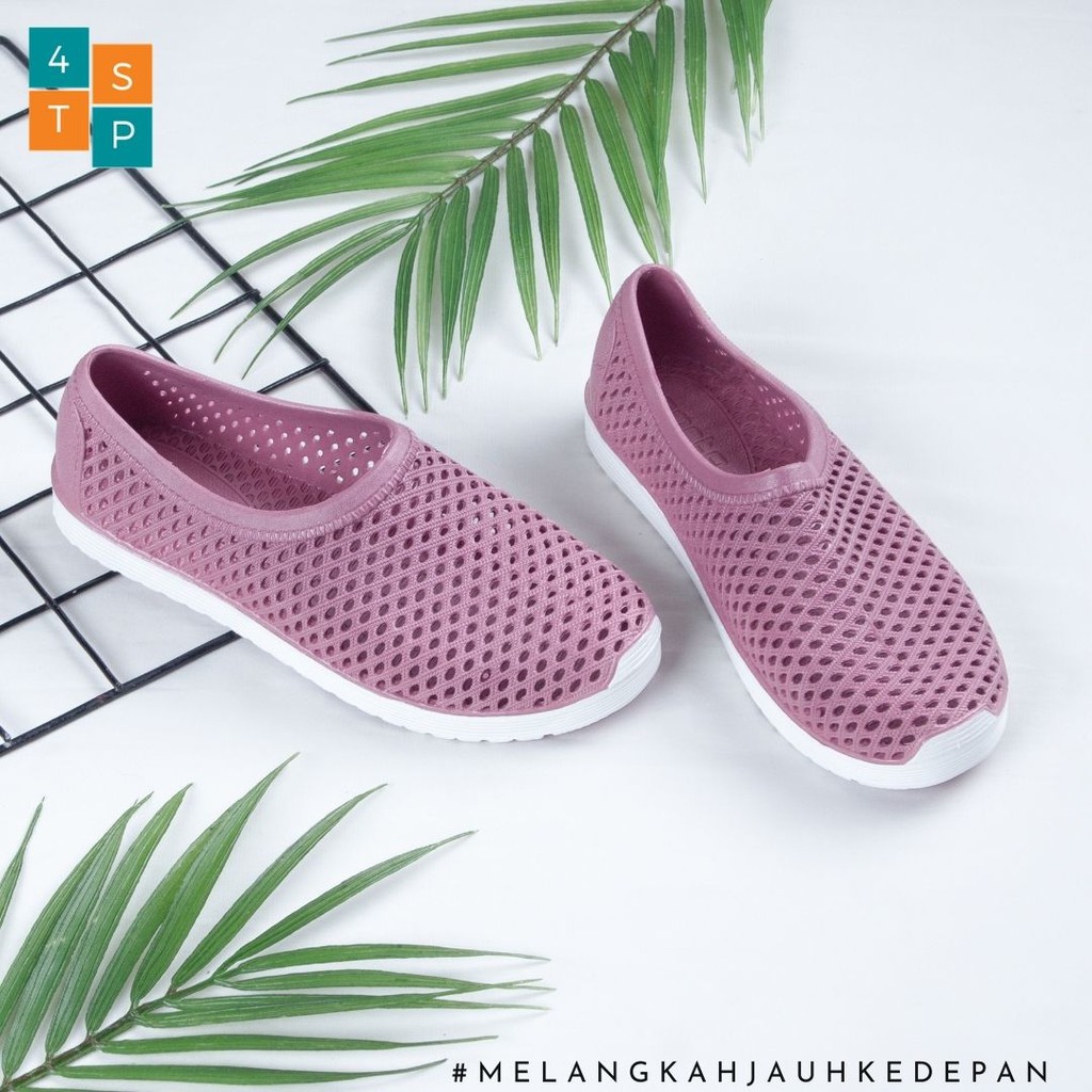 Giày Cao Su Đục Lỗ Thoải Mái 5 Màu Size 36-40 3025l Cho Nữ