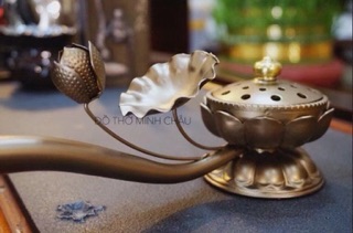 CHIẾC THỦ LƯ