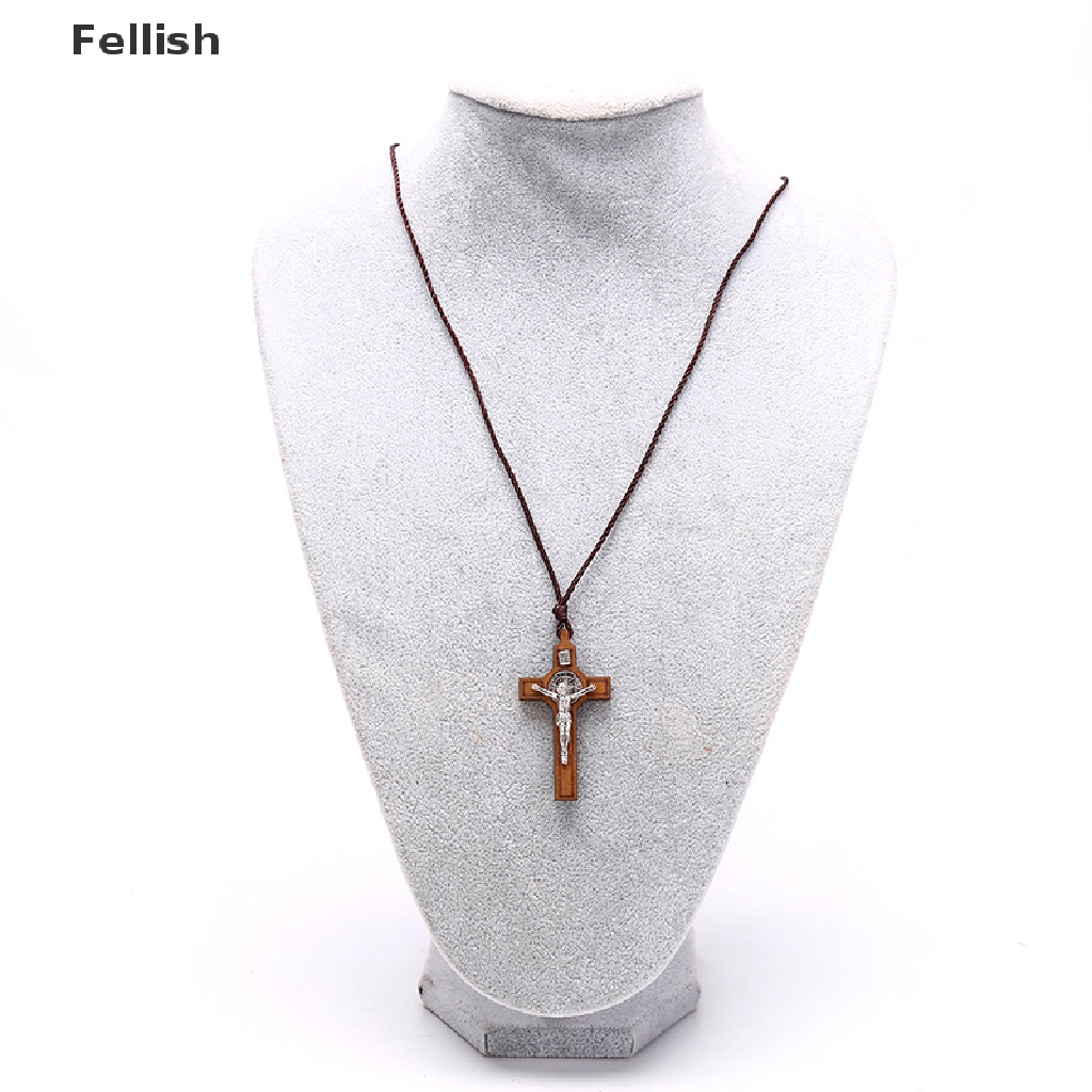 Dây chuyền mặt hình thánh giá gỗ phong cách retro thời trang