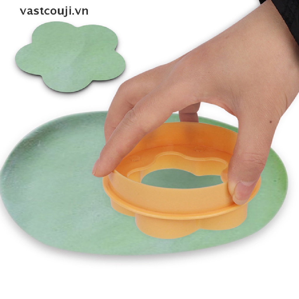 1 Bộ Dụng Cụ Cắt Bột Làm Bánh Quy / Muffin / Bánh Ngọt Hình Bông Hoa Tròn Tiện Dụng Cho Nhà Bếp