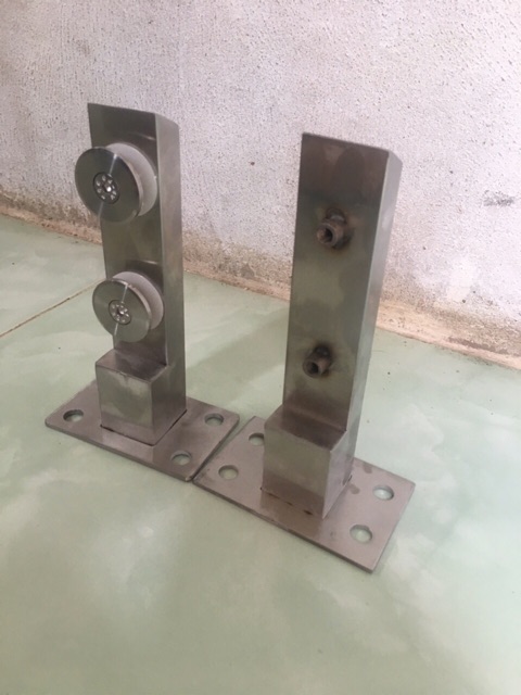 Trụ lan can kính cầu thang Sus304