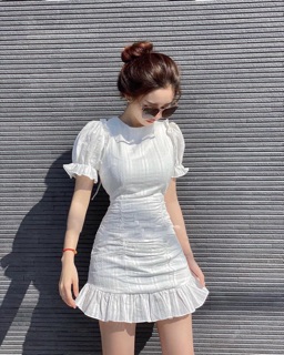 ĐẦM NHÚN LAI BÈO HỞ LƯNG