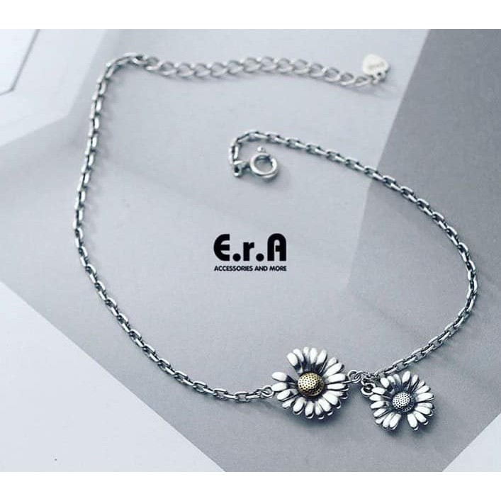 Lắc chân 2 bông cúc