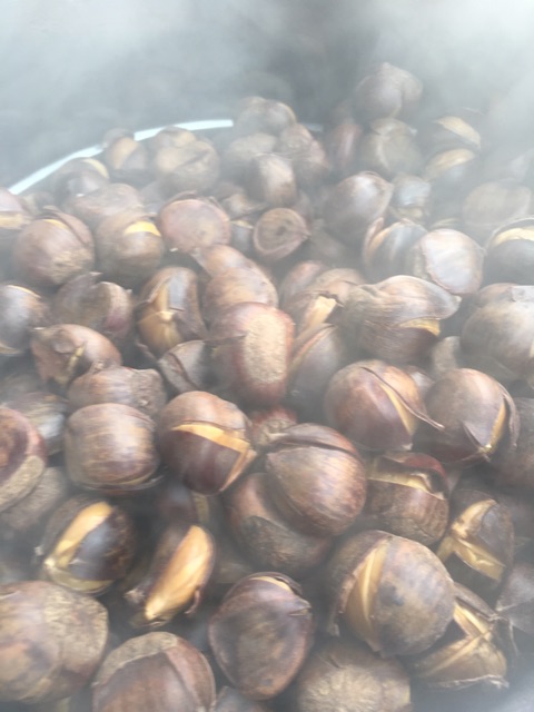 Hạt dẻ hấp sẵn:55k/0,5kg | BigBuy360 - bigbuy360.vn