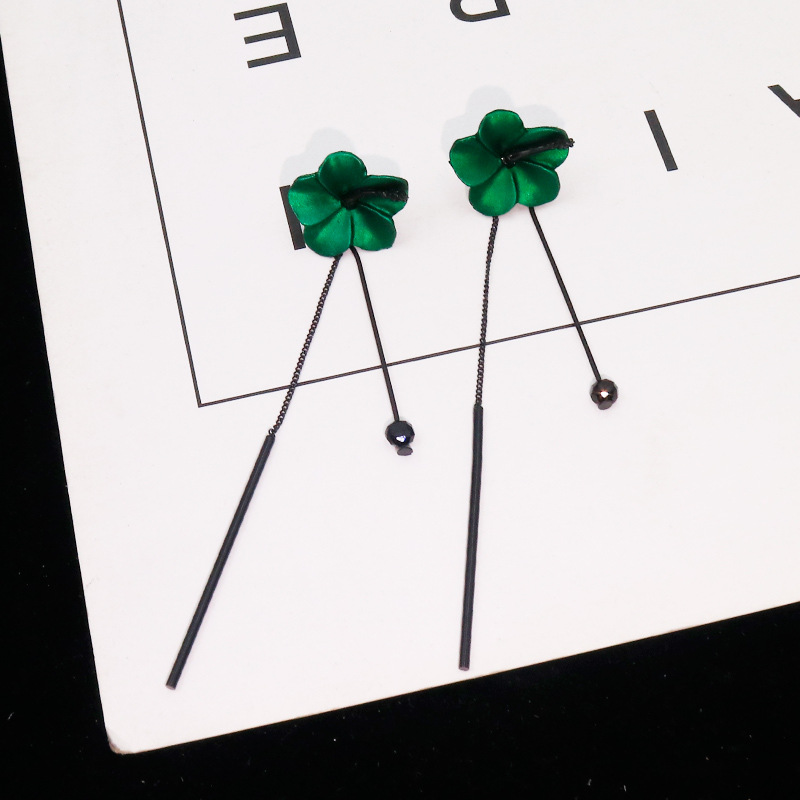 Đôi khuyên tai mạ bạc 925 mặt hình hoa phối tua rua dài