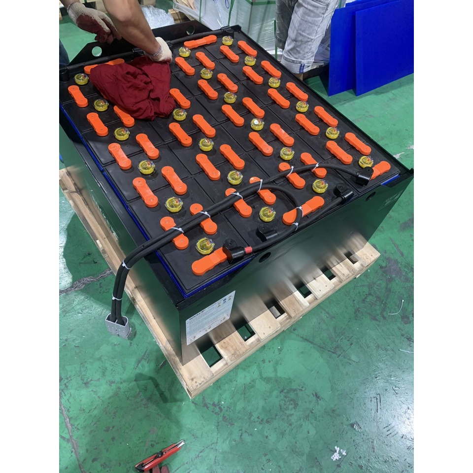 Ắc quy xe nâng hiệu Rocket - Phân phối trực tiếp từ nhà máy Sebang Việt Nam trực thuộc Sebang Hàn Quốc.