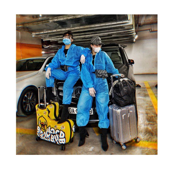 SIÊU HOT -  Trang phục phòng dịch có bọc giày