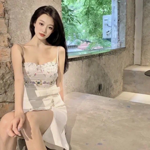 Order ：Áo 2 dây xương cá 4 mùa Crop-top có đính kim đá in hoa dễ phối TC001 mới quyến rũ thanh lịch HÀNG QUẢNG CHÂU
