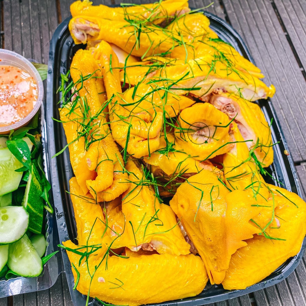 (HCM SHIP 2H, Chặt sẵn) Gà Ủ Muối Hoa Tiêu vỉ nửa con (tặng kèm nước chấm, dưa leo, muối tiêu tắc ăn kèm siêu ngon)