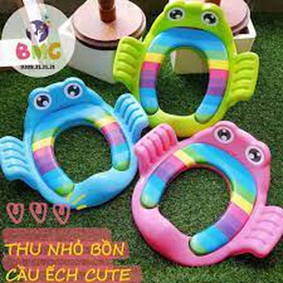 Bệ lót thu nhỏ bồn cầu có tay vịn hình chú ếch cho bé