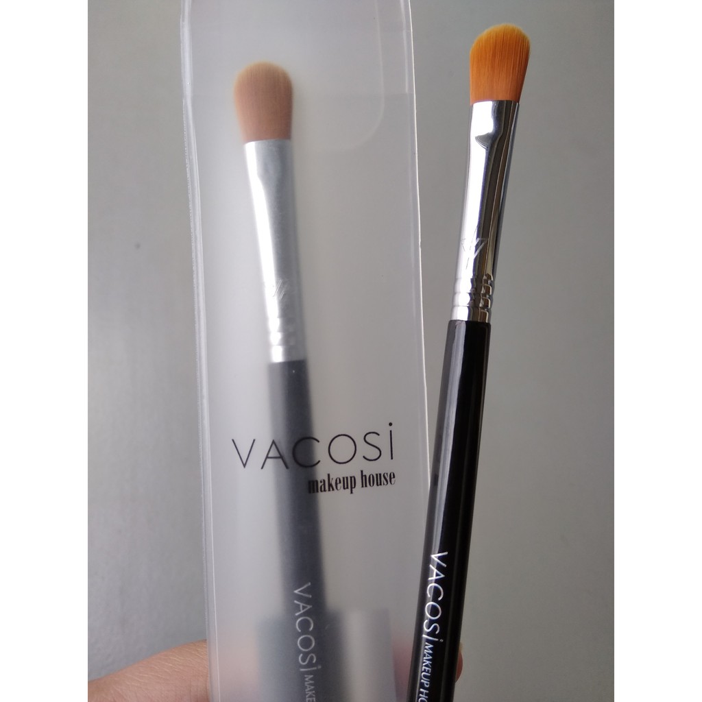 Cọ che khuyết điểm Vacosi Pro Concealer FP14 ( Bịch 1 cây)