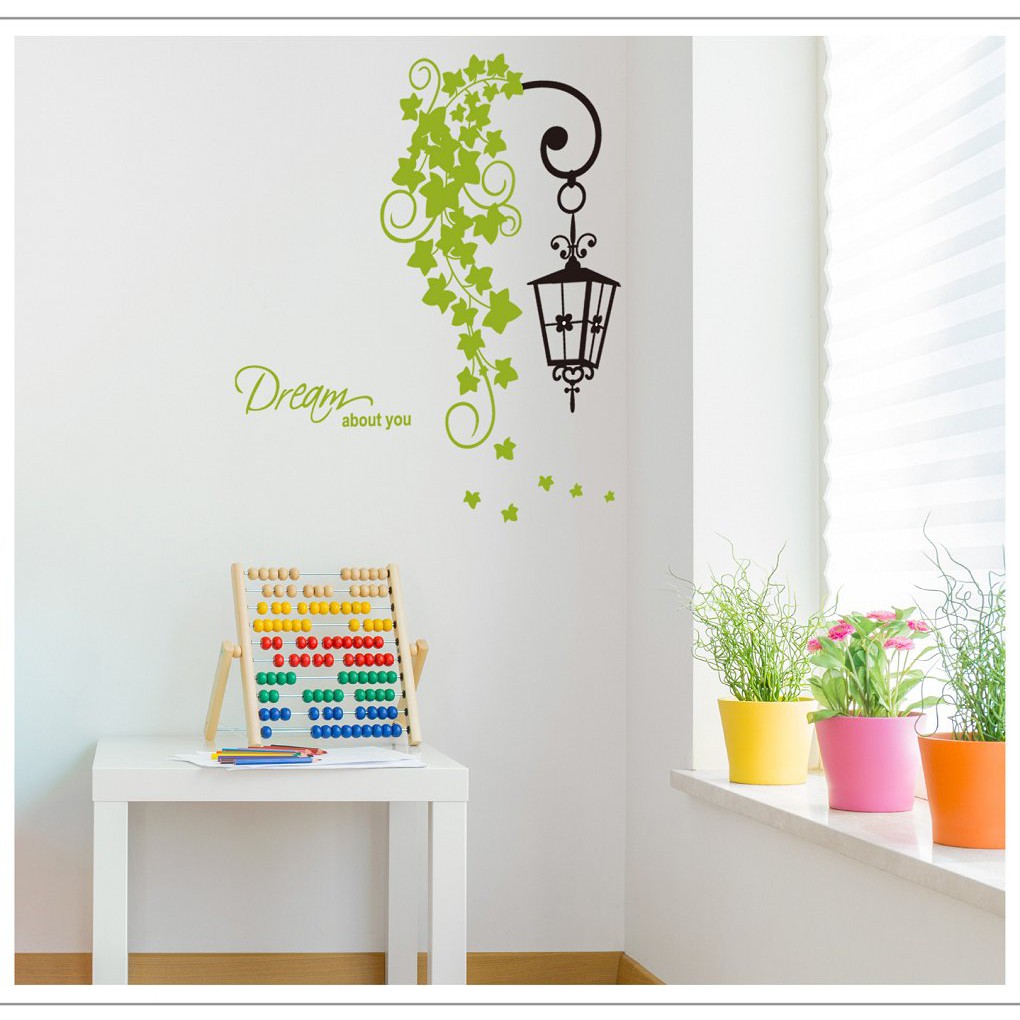 Decal Cây Đèn Và Dây Leo