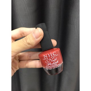 Sơn móng tay đủ màu