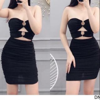 Đầm cúp hở ngực rút nhúng khoét eo