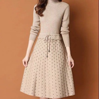 Đầm len rút eo. 320k.