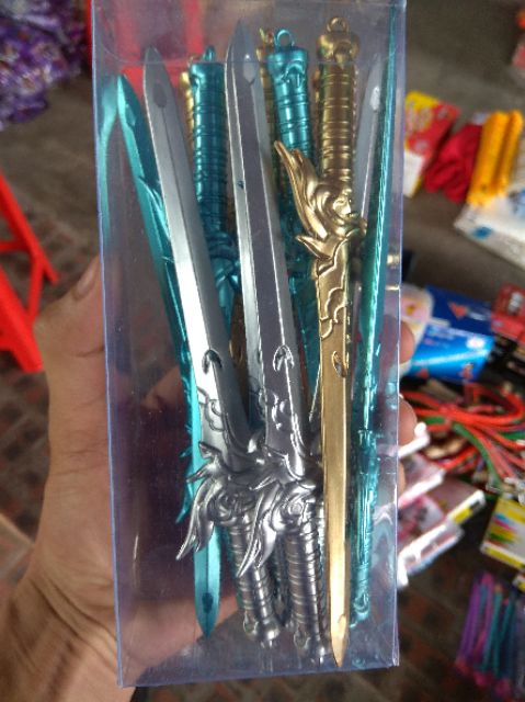 12 chiếc bút bi kiếm đẹp