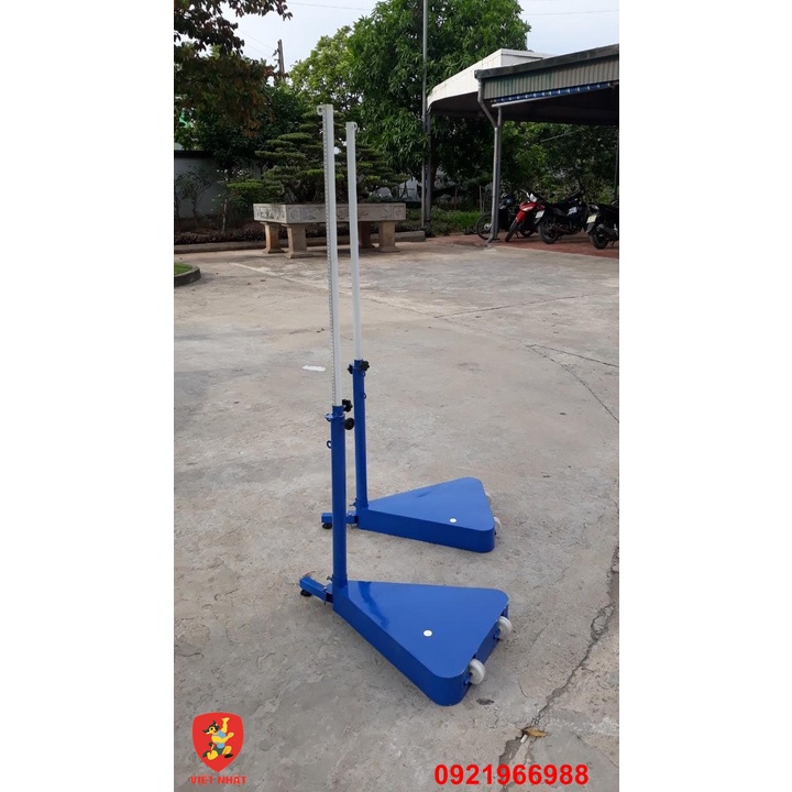 trụ cầu lông tam giác di động VN giá rẻ