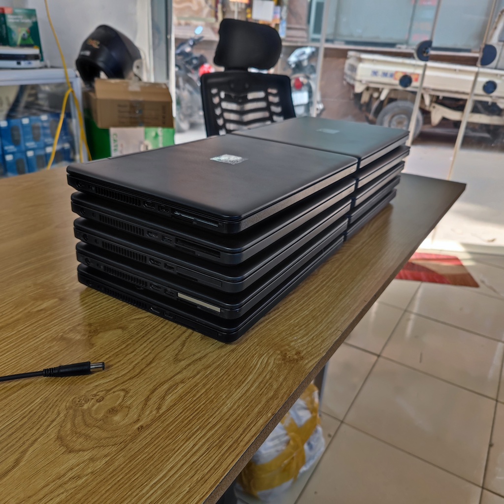 Dell Latitude E5440	Core i5-4310u, ram 4GB, ssd 128GB, màn 14" HD	Đen | BigBuy360 - bigbuy360.vn