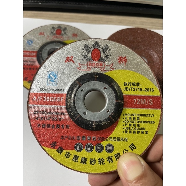 Đá mài sắt 1 tấc sư tử lionking màu đỏ kích thước 100x6x16mm