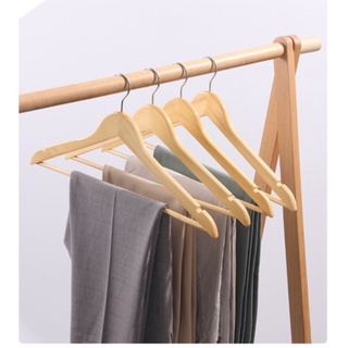móc treo quần áo gỗ hình tam giác có thanh ngang dùng để treo áo sơ mi,áo thun cho shop thời trang và gia đình