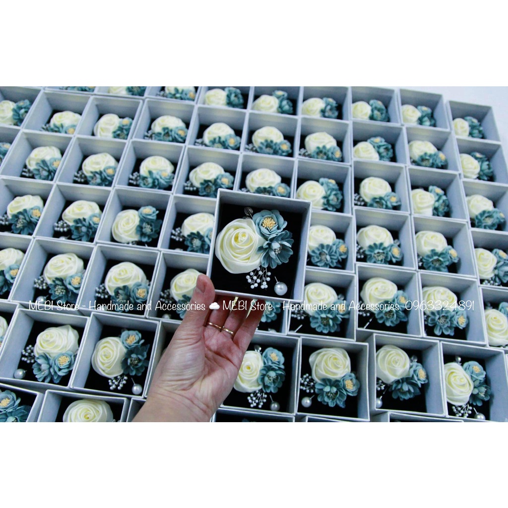Hoa cài áo MEBI handmade mẫu hồng trắng mix xanh tây siêu sang