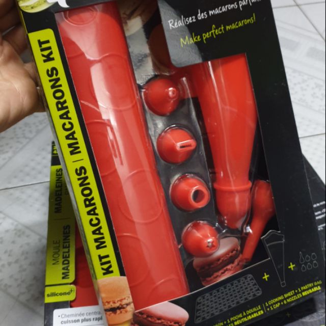 Bộ kit 8 trong 1 làm bánh Macaron hiệu Orka - Pháp