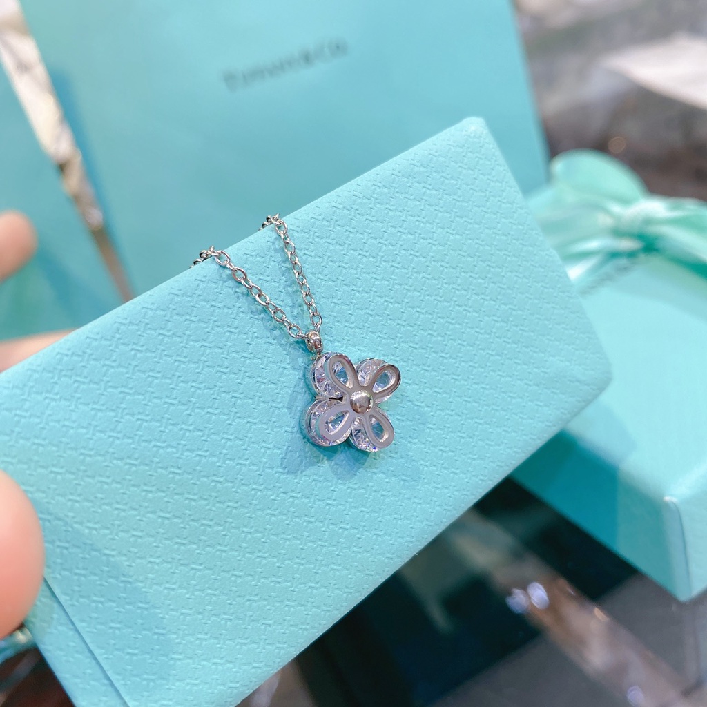 Dây chuyền nữ titan cỏ 4 lá cao cấp không hoen rỉ cực kì sang trọng và cá tính