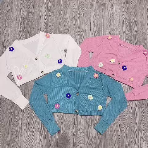 Áo kiểu cadigan khoác ngoài gắn 6 hoa len BH6 | BigBuy360 - bigbuy360.vn