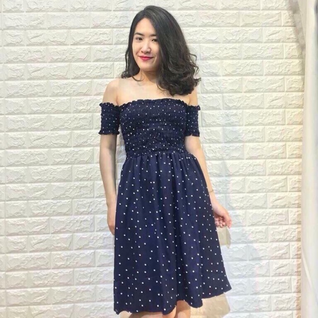 ĐẦM TRỄ VAI
