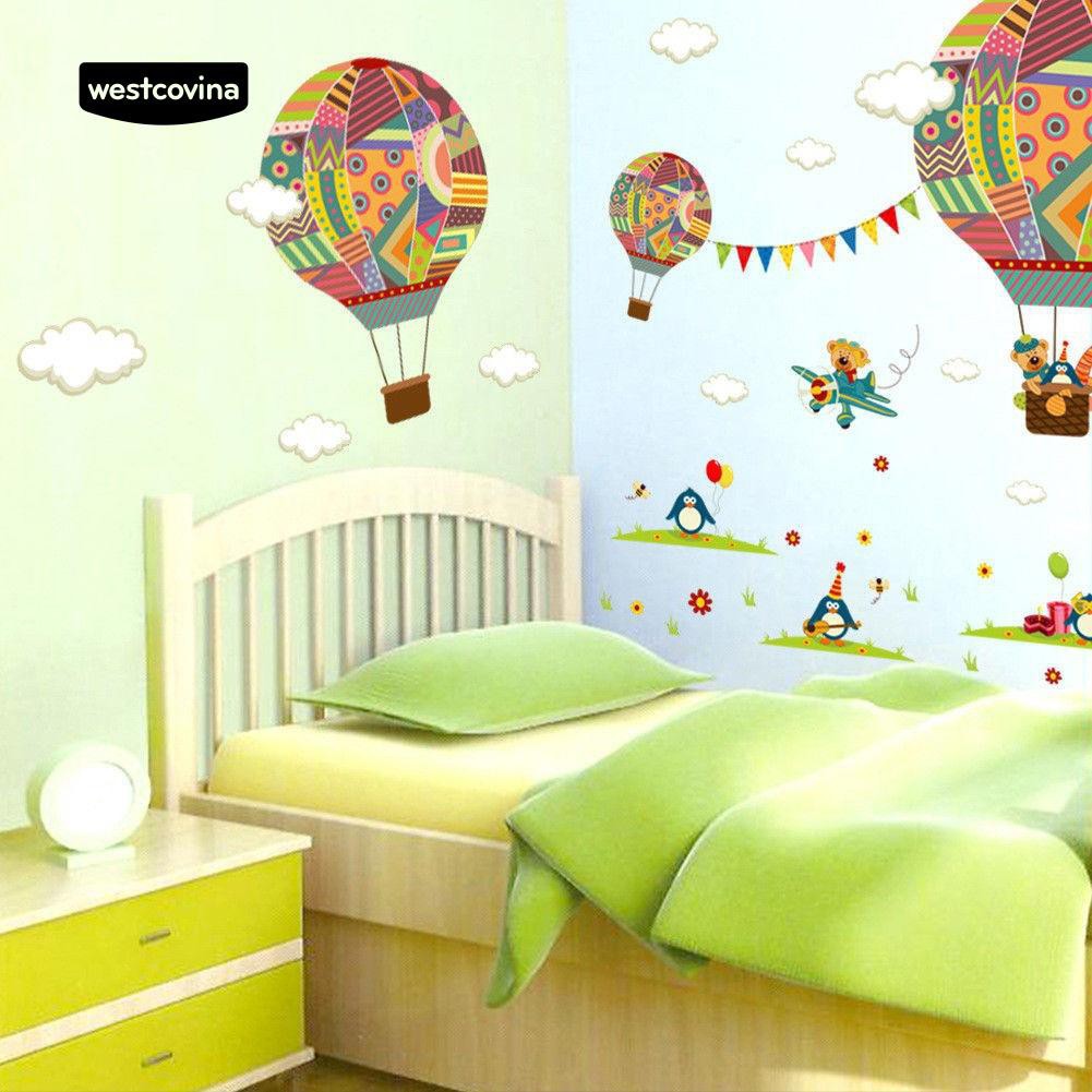 Miếng dán tường trang trí hình những khinh khí cầu dễ thương