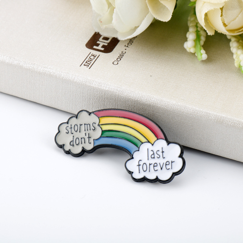 Huy Hiệu Cài Áo Kim Loại Hình Cầu Vồng Và Chữ 23577 Dễ Phối Đồ Thời Trang Cho Nam Nữ