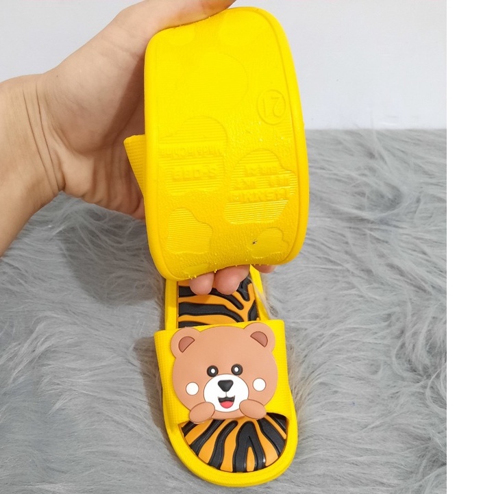 DÉP LÊ NHỰA DẺO HÌNH CHÚ BÒ CHO BÉ