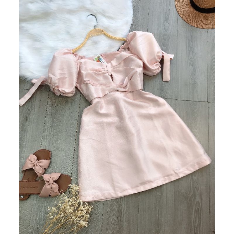 đầm hồng tafta xếp ngực