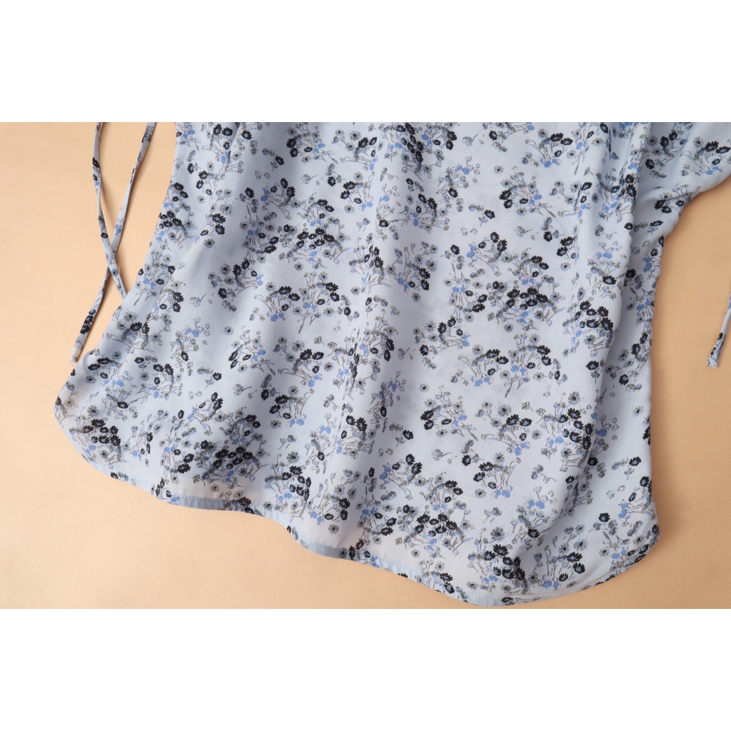 Áo kiểu cánh dơi nữ cotton KACHISA dây rút vai hoa màu xanh, họa tiết hoa văn xinh xắn