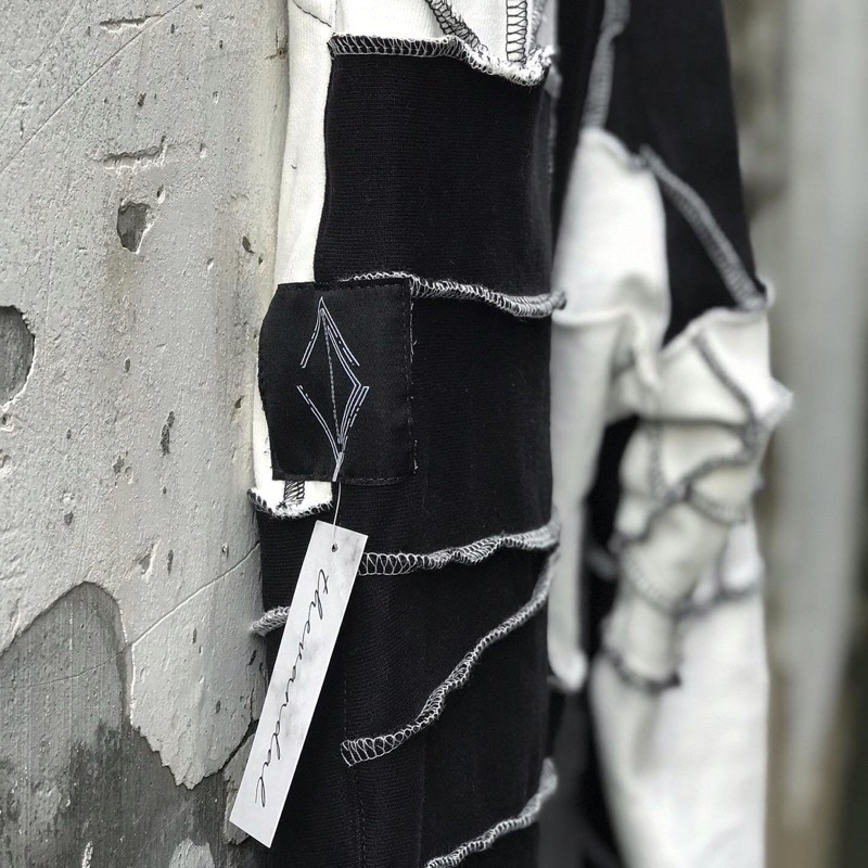 QUẦN QUÈ ĐEN TRẮNG