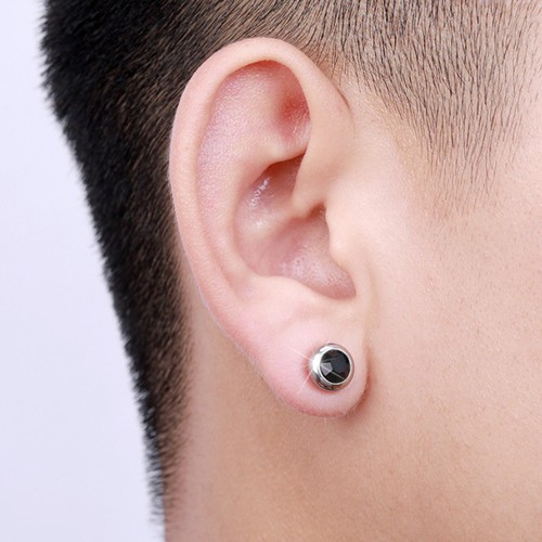 Bông Tai Nam Đính Đá Nhân Tạo Titan Ko Đen TT 3381