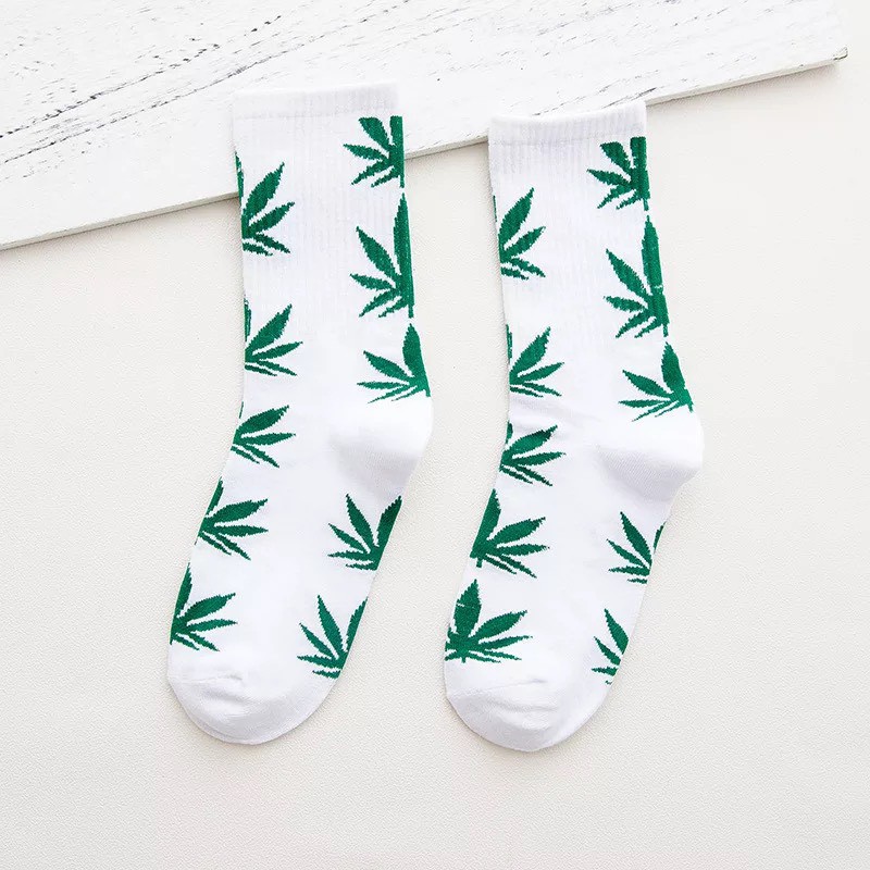 Tất Unisex Bateno đường phố cổ cao họa tiết lá cây cực chất TN88