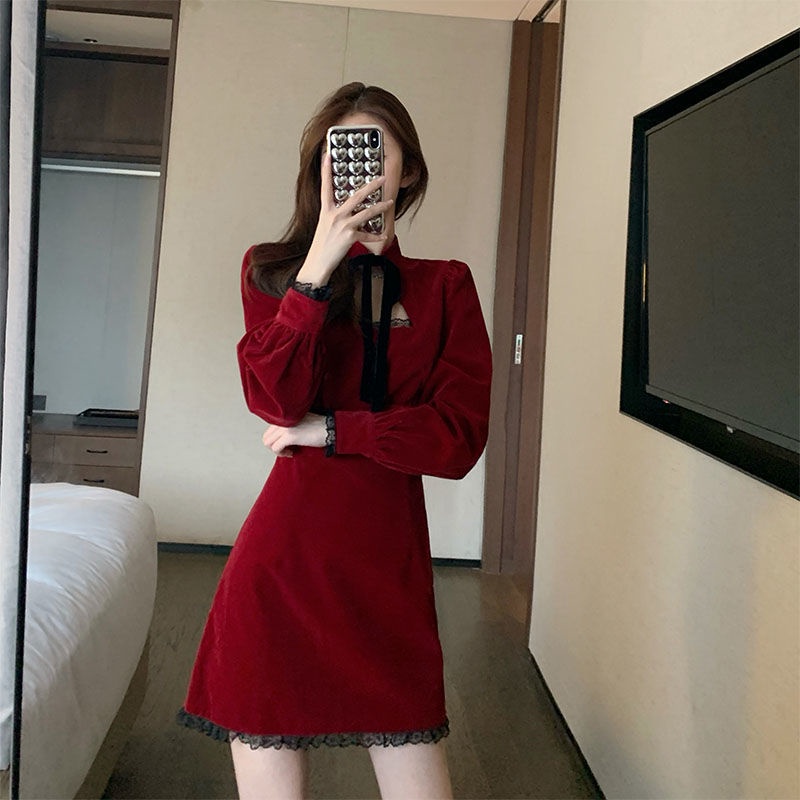 Đầm nhung phối ren tay dài dáng ôm thời trang mùa đông cho nữ 2021 | BigBuy360 - bigbuy360.vn