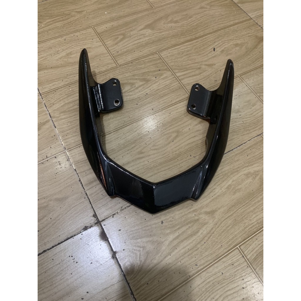 Cảng sau xe winner v1 màu đen nhám