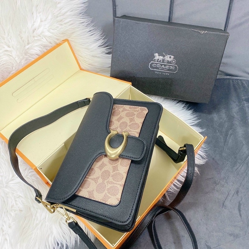 Túi Coach hot hit trong phim Penthouse