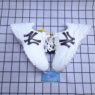 Giày Thể Thao Trắng Chữ Đen