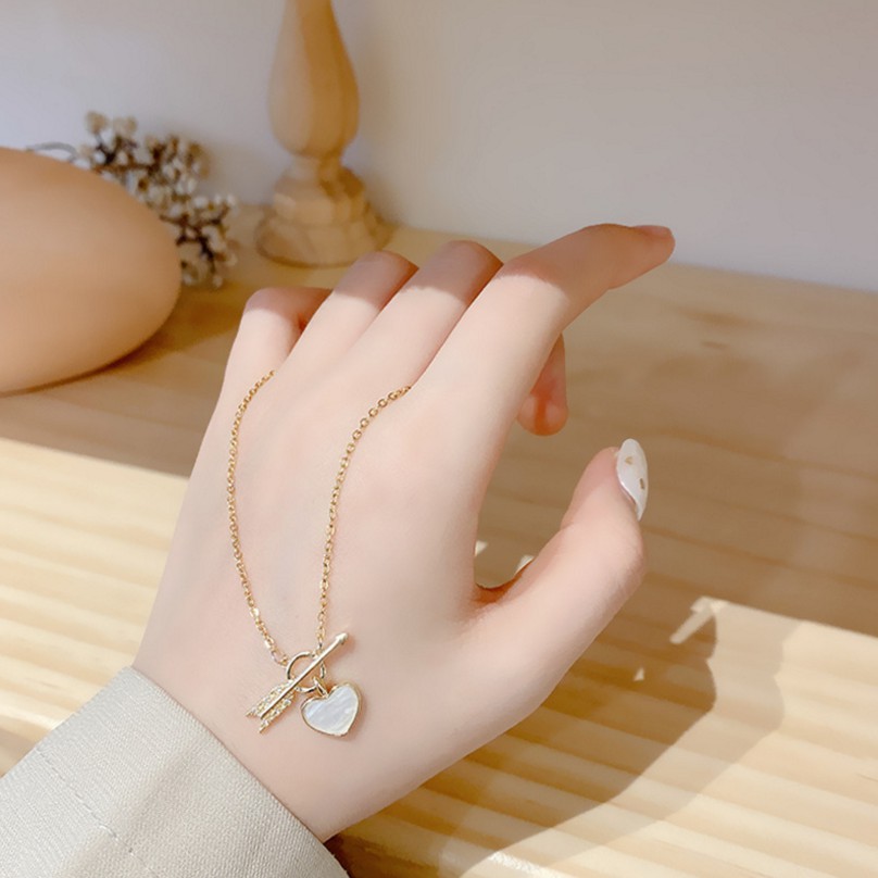 vòng cổ Thép Titan Mặt Trái Tim Và Mũi Tên Đính Đá Zircon
