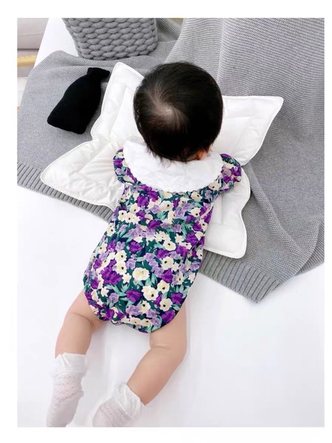 Body cổ trắng bé gái