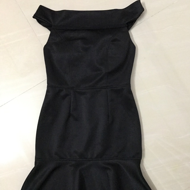 Đầm body đuôi cá