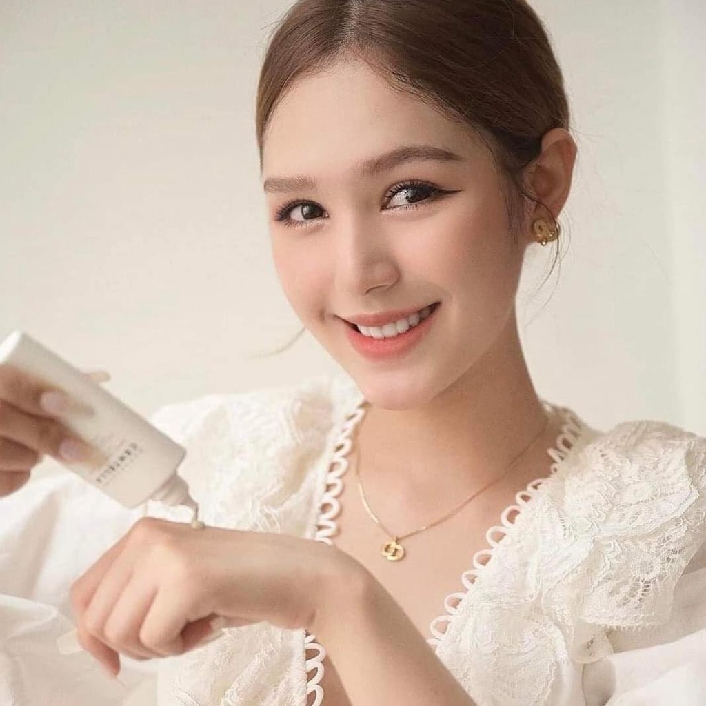 Kem chống nắng Skin 1004 Madagascar Centella Airfit Suncream Plus SPF50+ PA++++ 50ml