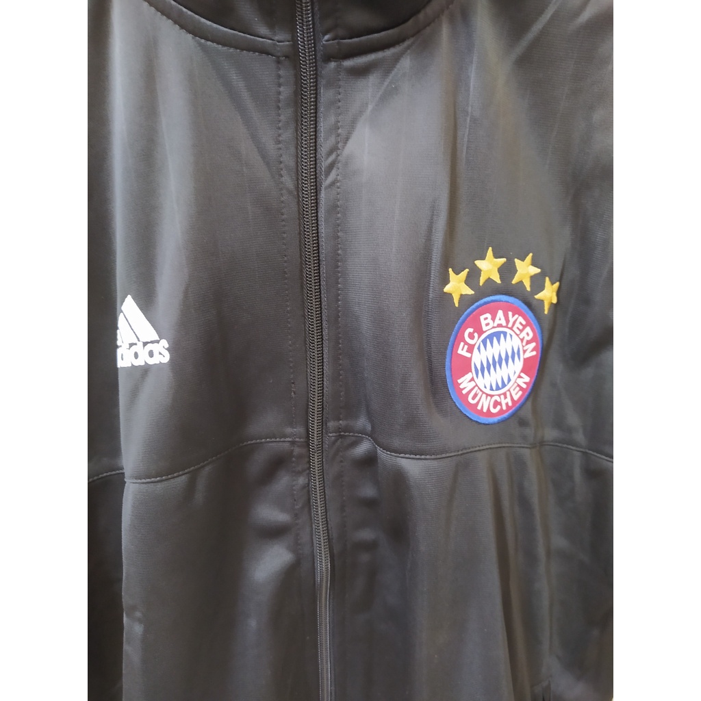Áo khoác đá bóng Bayern đen