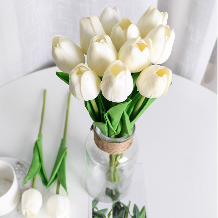 Hoa giả Tulip trang trí chụp hình